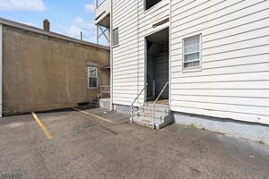 featured image of 497 Crooks Ave #5