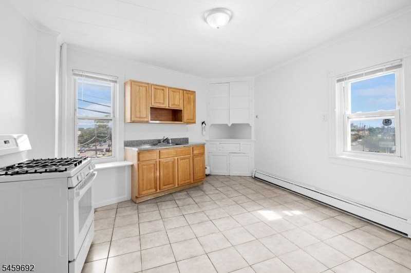 497 Crooks Ave #5 - Photo 4 of 9