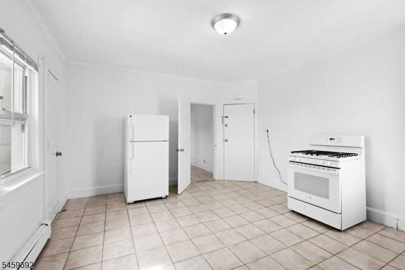 497 Crooks Ave #5 - Photo 5 of 9