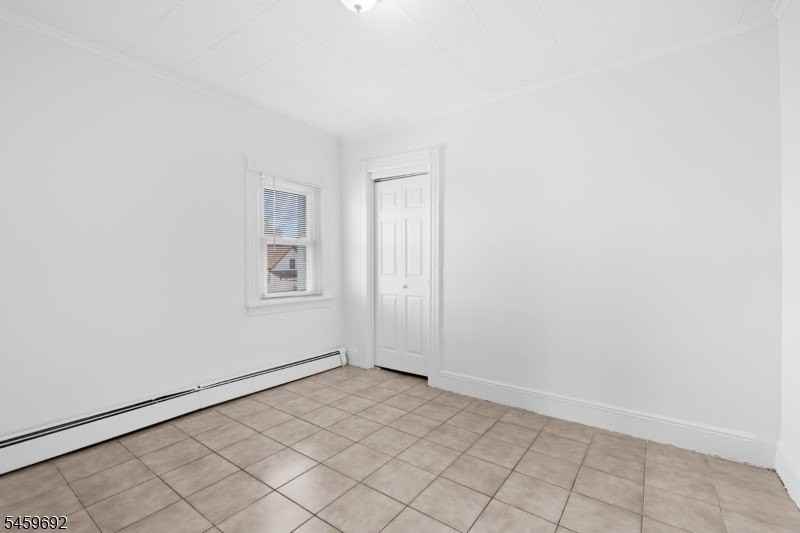497 Crooks Ave #5 - Photo 7 of 9