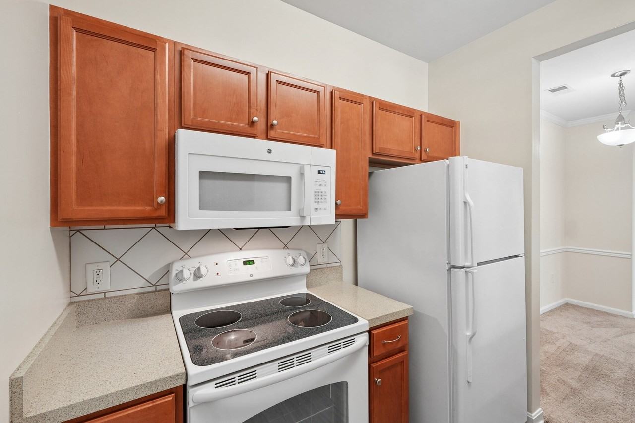 Gleneagles Apartments - Photo 6 of 21