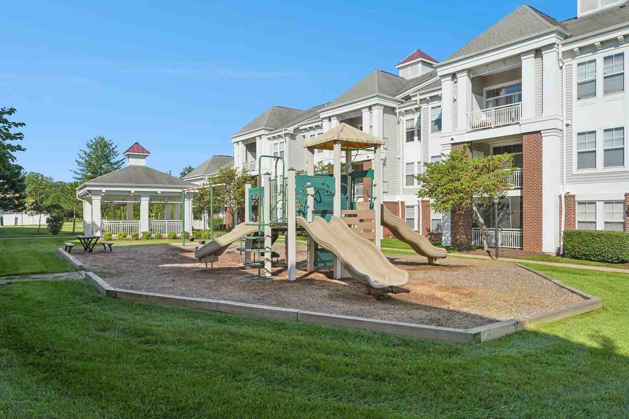 Gleneagles Apartments - Photo 4 of 21