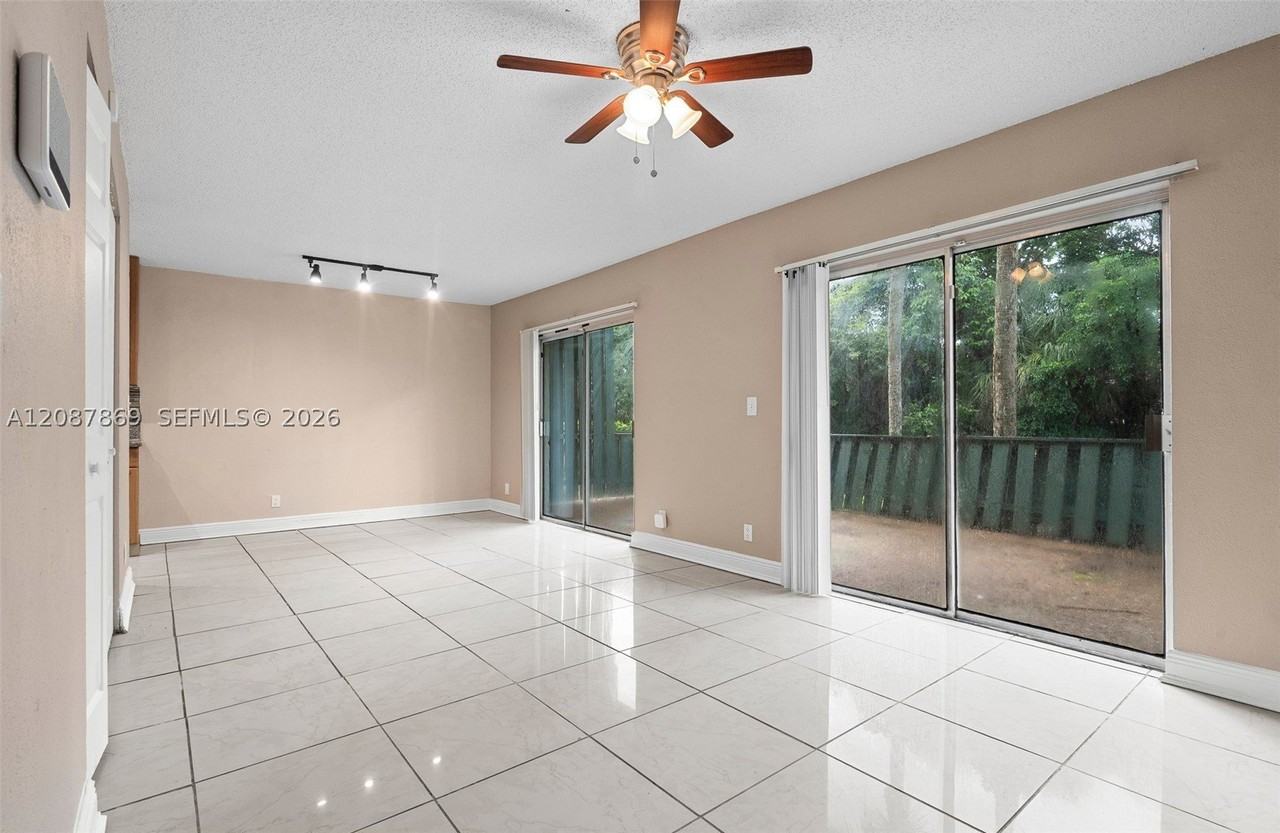 8913 Nw 28th Dr #D - Photo 3 of 25