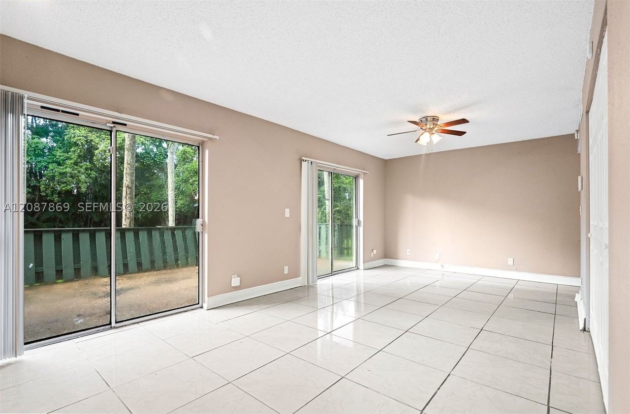 8913 Nw 28th Dr #D - Photo 5 of 25