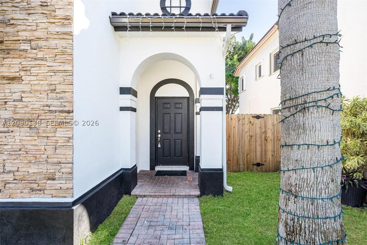 16350 Sw 50th Ter - Photo 3 of 33