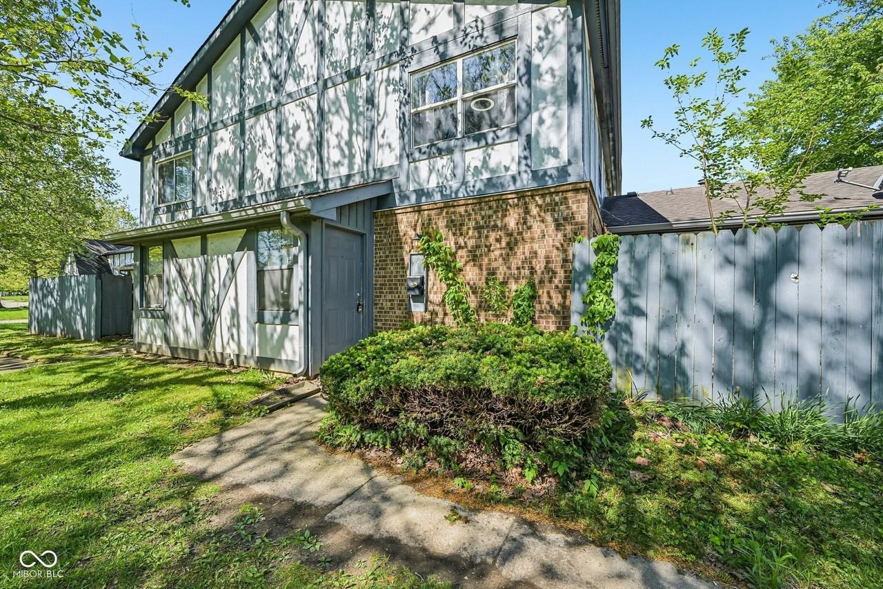 3724 Tudor Park Dr - Photo 3 of 21
