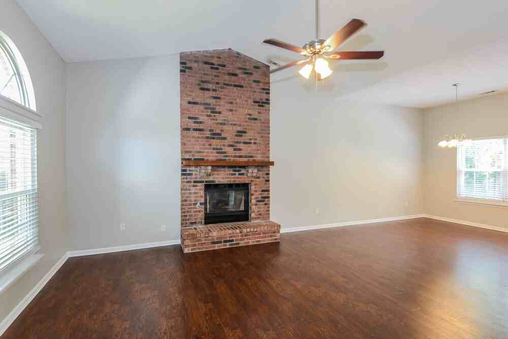 9231 Ratcliff Ct - Photo 4 of 17