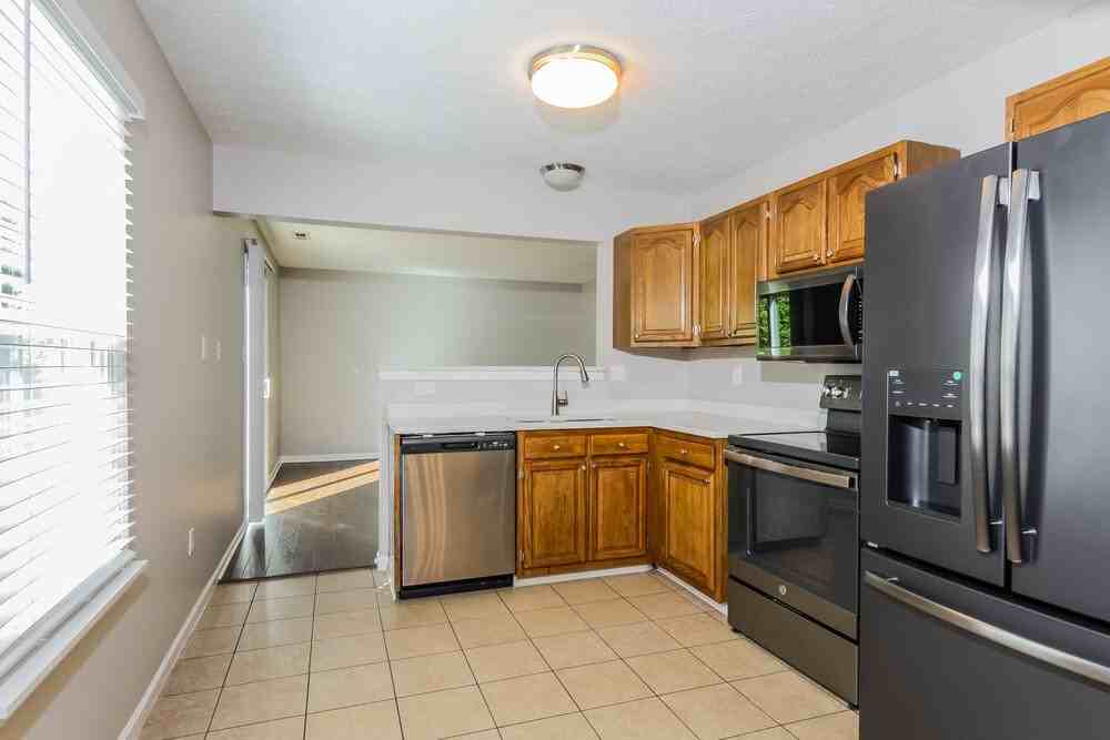 9231 Ratcliff Ct - Photo 7 of 17