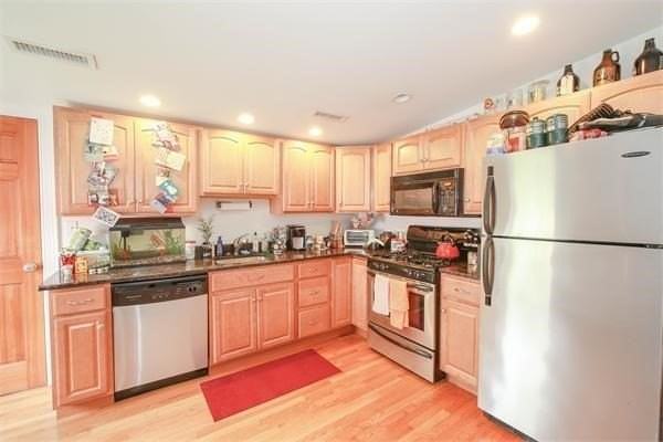75 Union St #2 - Photo 5 of 14