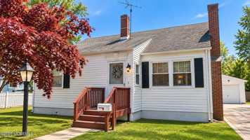 featured image of 162 Seabreeze Way