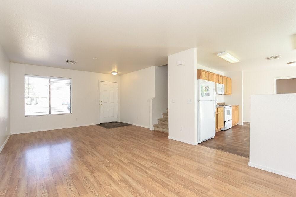 16005 W Morning Glory St - Photo 3 of 14