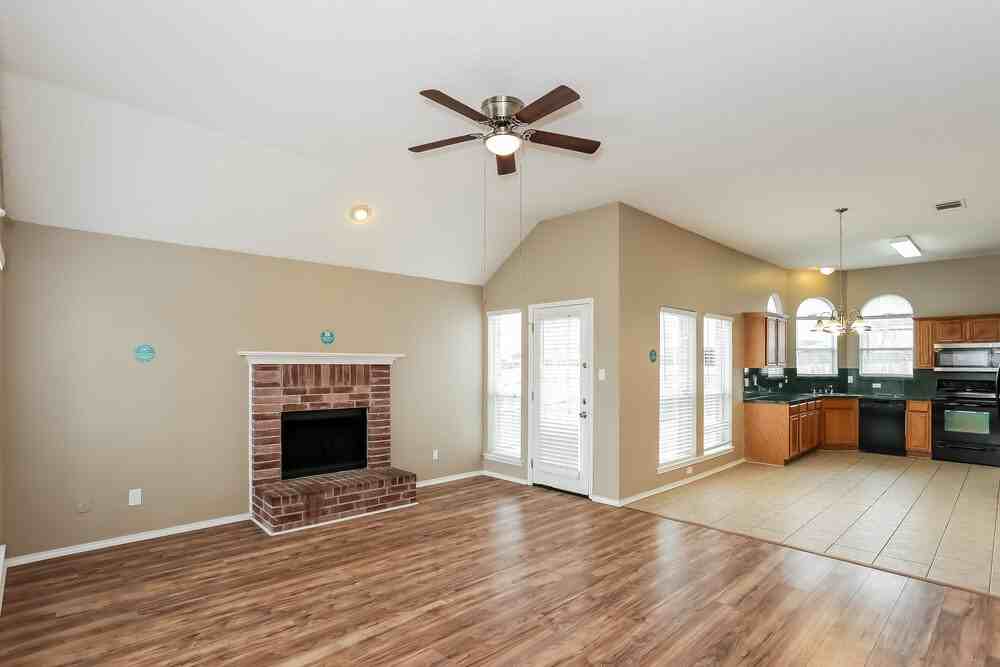 1322 Riverview Ln - Photo 4 of 16
