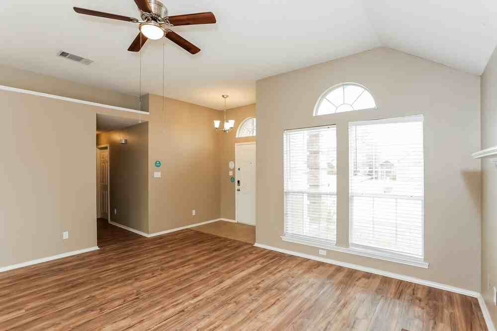 1322 Riverview Ln - Photo 5 of 16