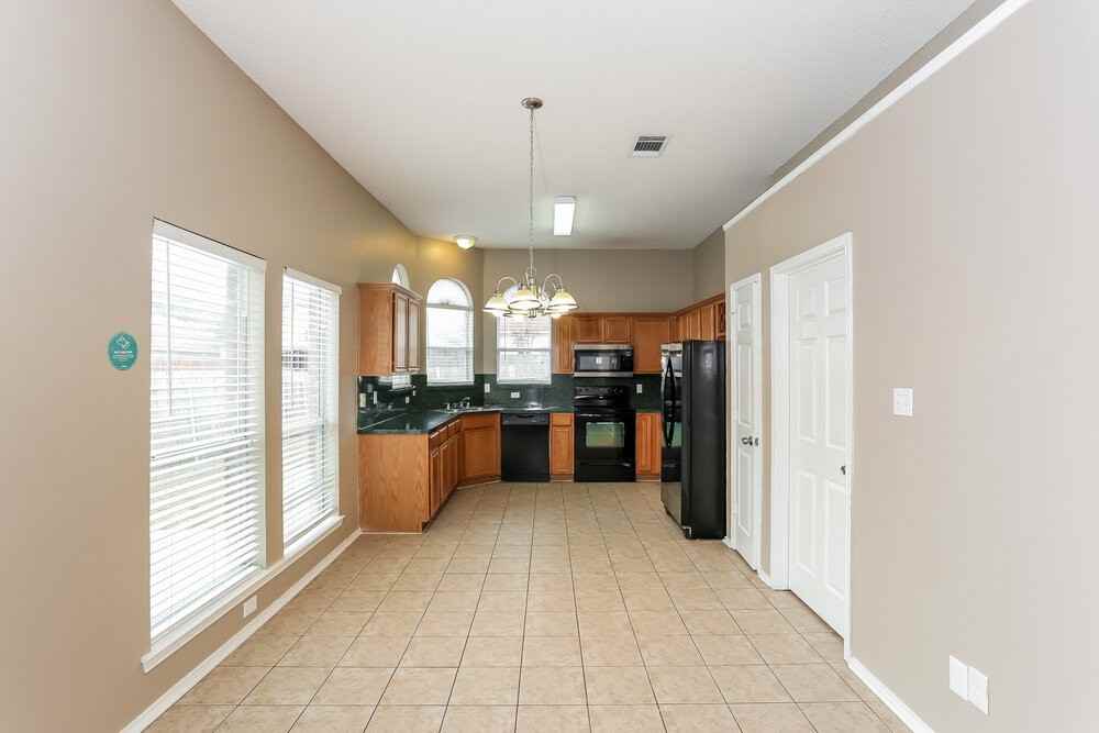 1322 Riverview Ln - Photo 6 of 16