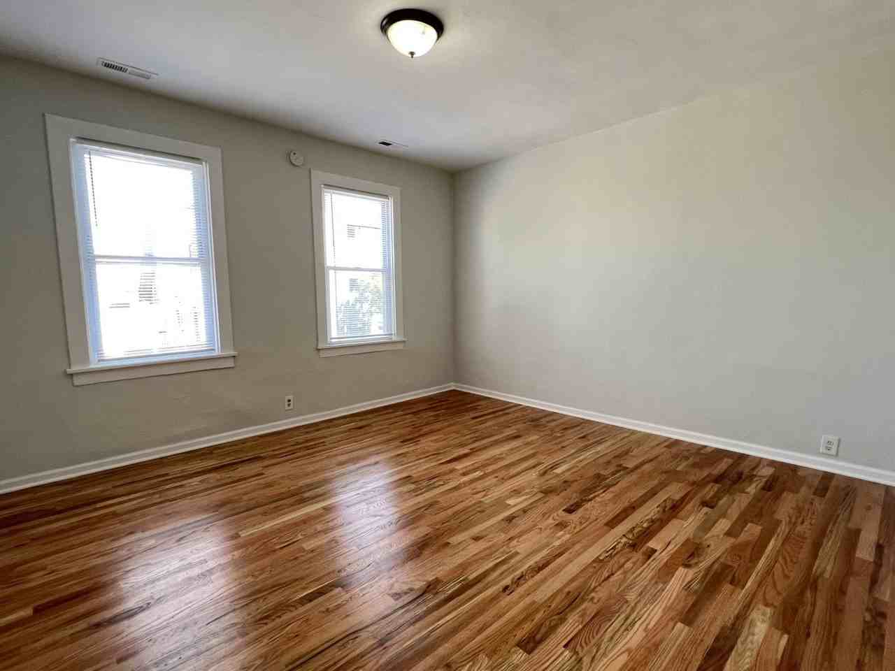 1151 W 19th St - Photo 2 of 16