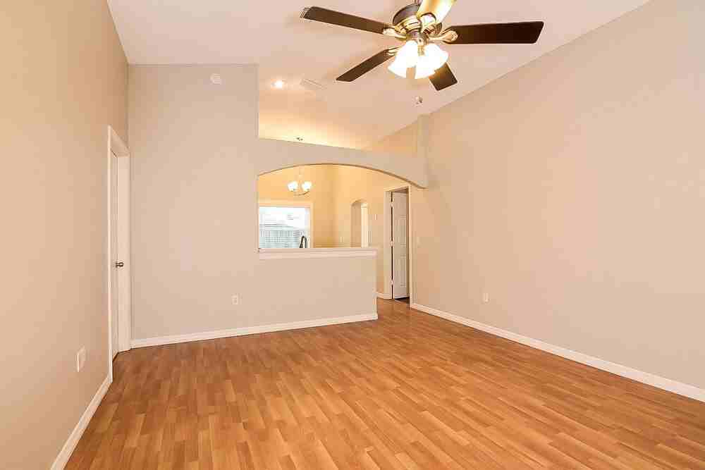 2914 Summer Winds Cir - Photo 2 of 14
