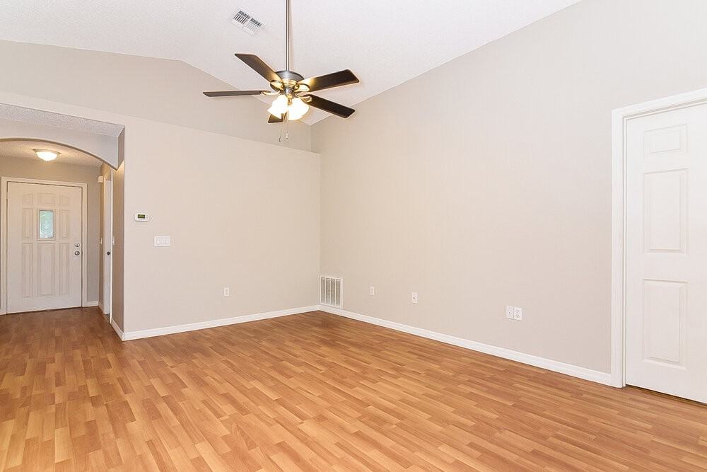 2914 Summer Winds Cir - Photo 4 of 14
