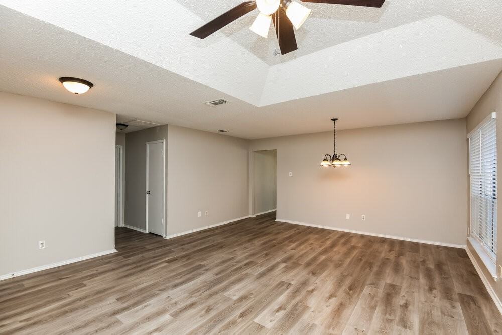 4648 Feathercrest Dr - Photo 6 of 16