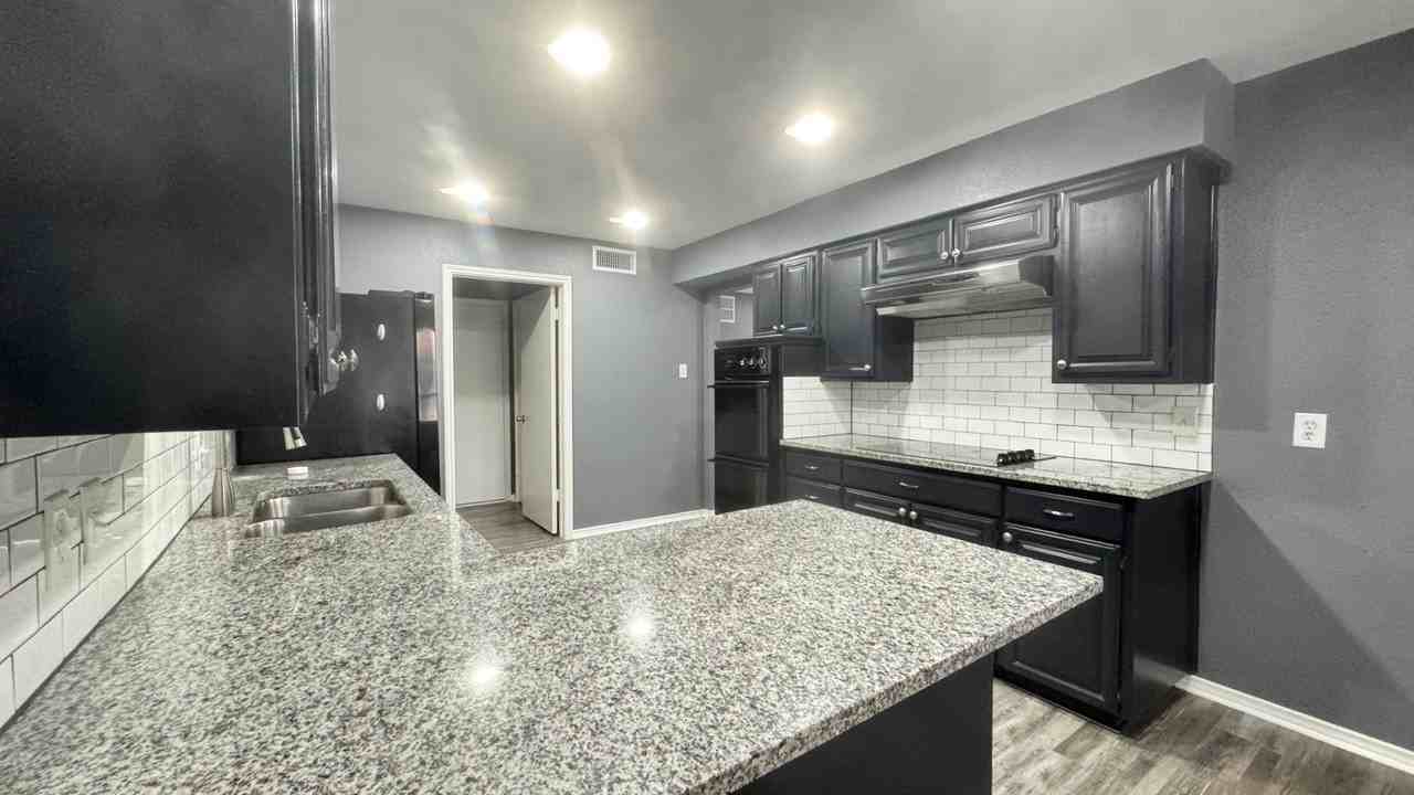2314 Garden Park Ct - Photo 5 of 22