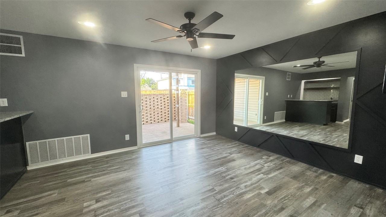 2314 Garden Park Ct - Photo 7 of 22