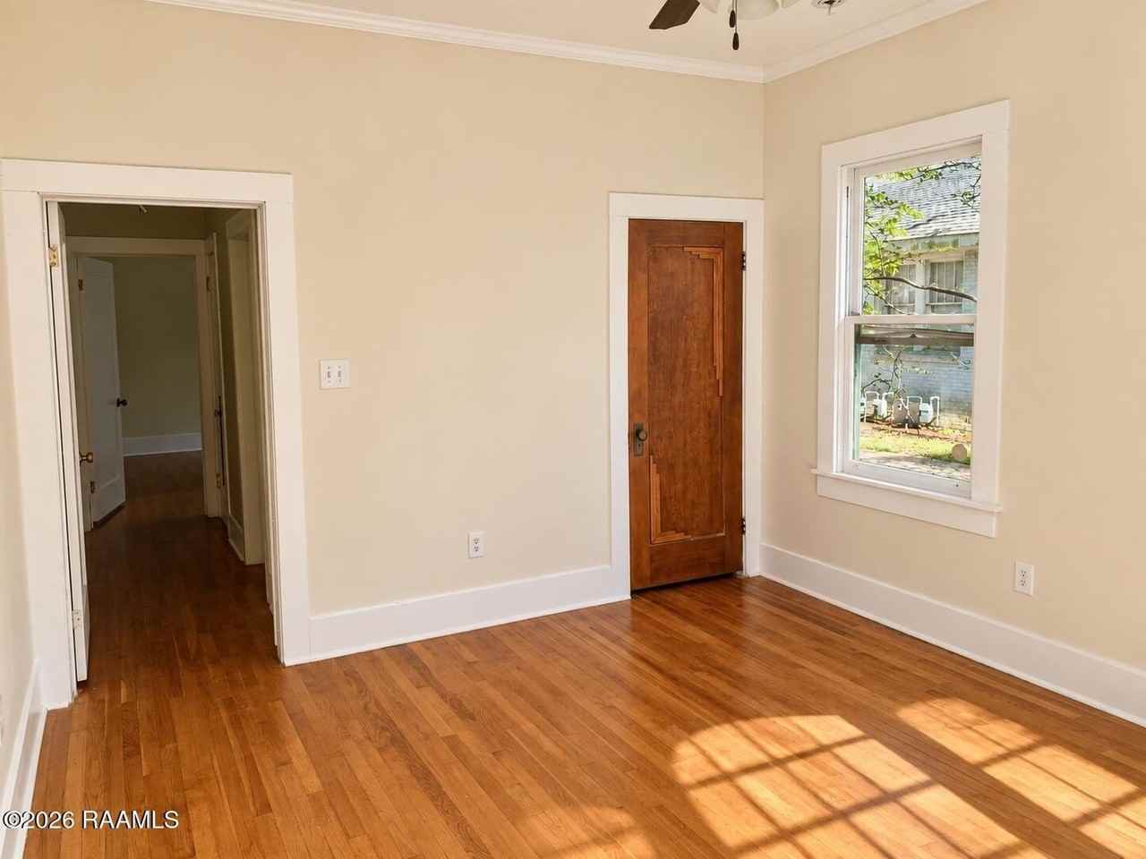 506 Adrienne St - Photo 6 of 13