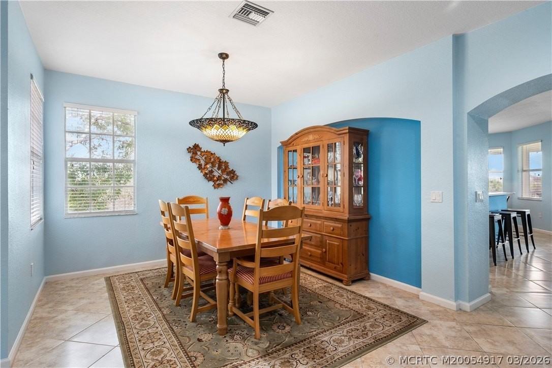 691 Sw Glen Crest Way - Photo 7 of 47