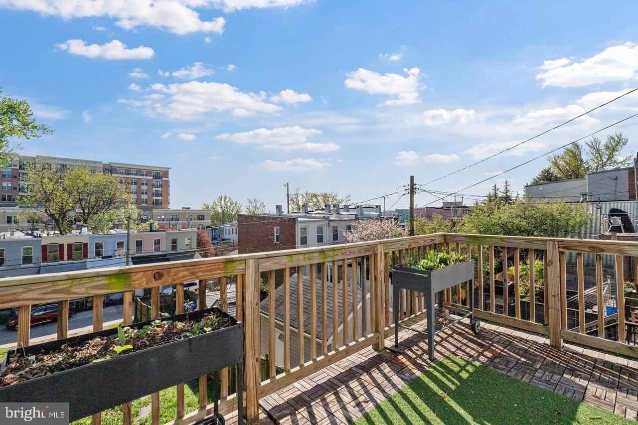 3819 Roland Ave - Photo 3 of 50