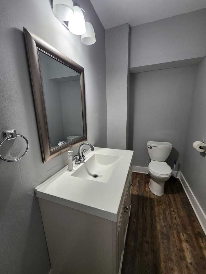 138-140 West Chambers Street - Photo 4 of 5