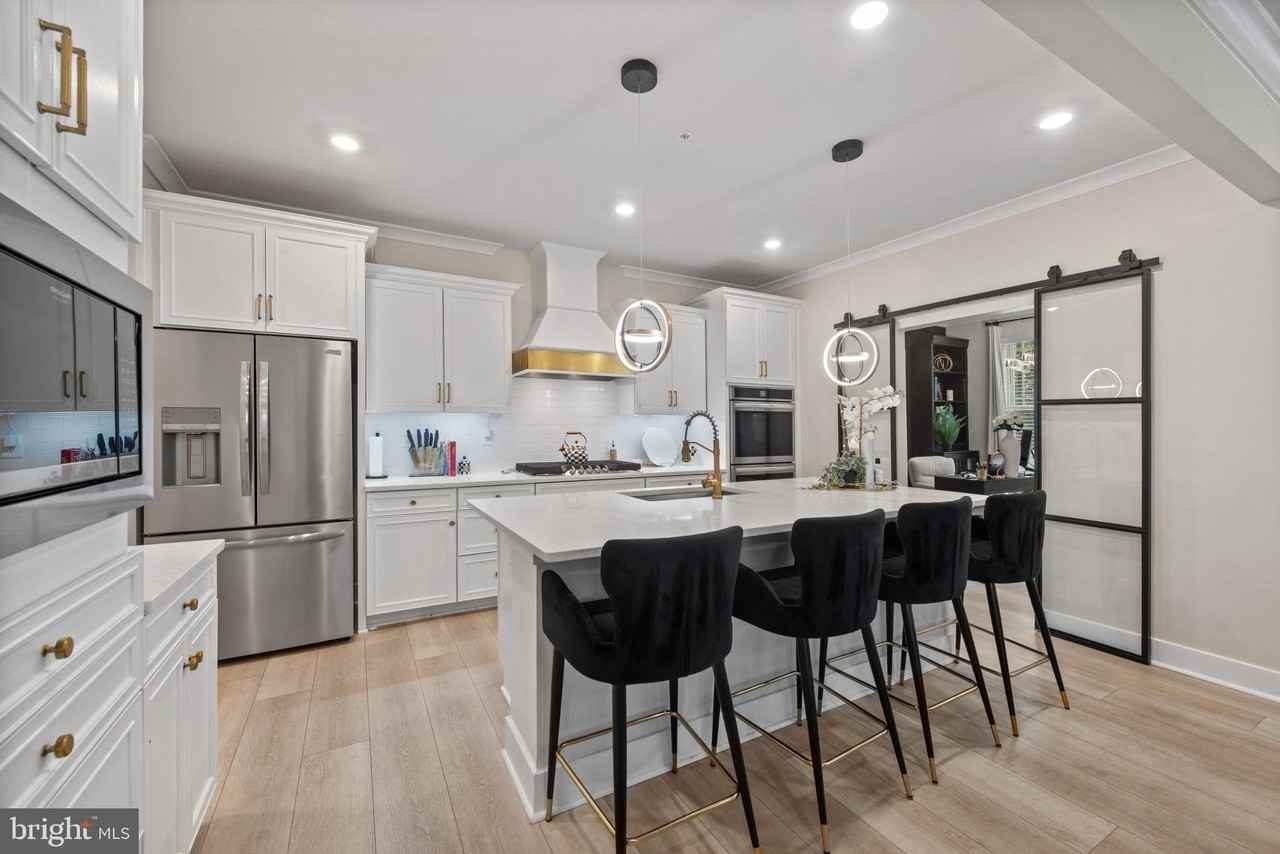 513 Waters Landing Dr - Photo 7 of 30