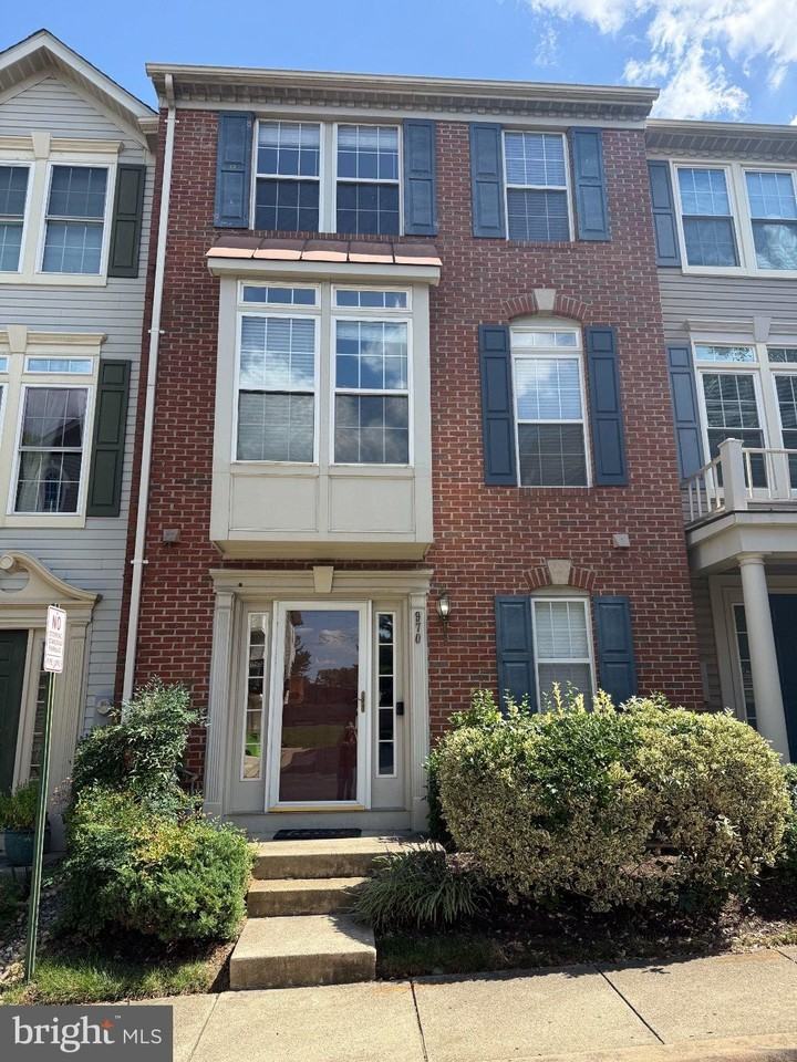 970 Harrison Cir - Photo 2 of 27