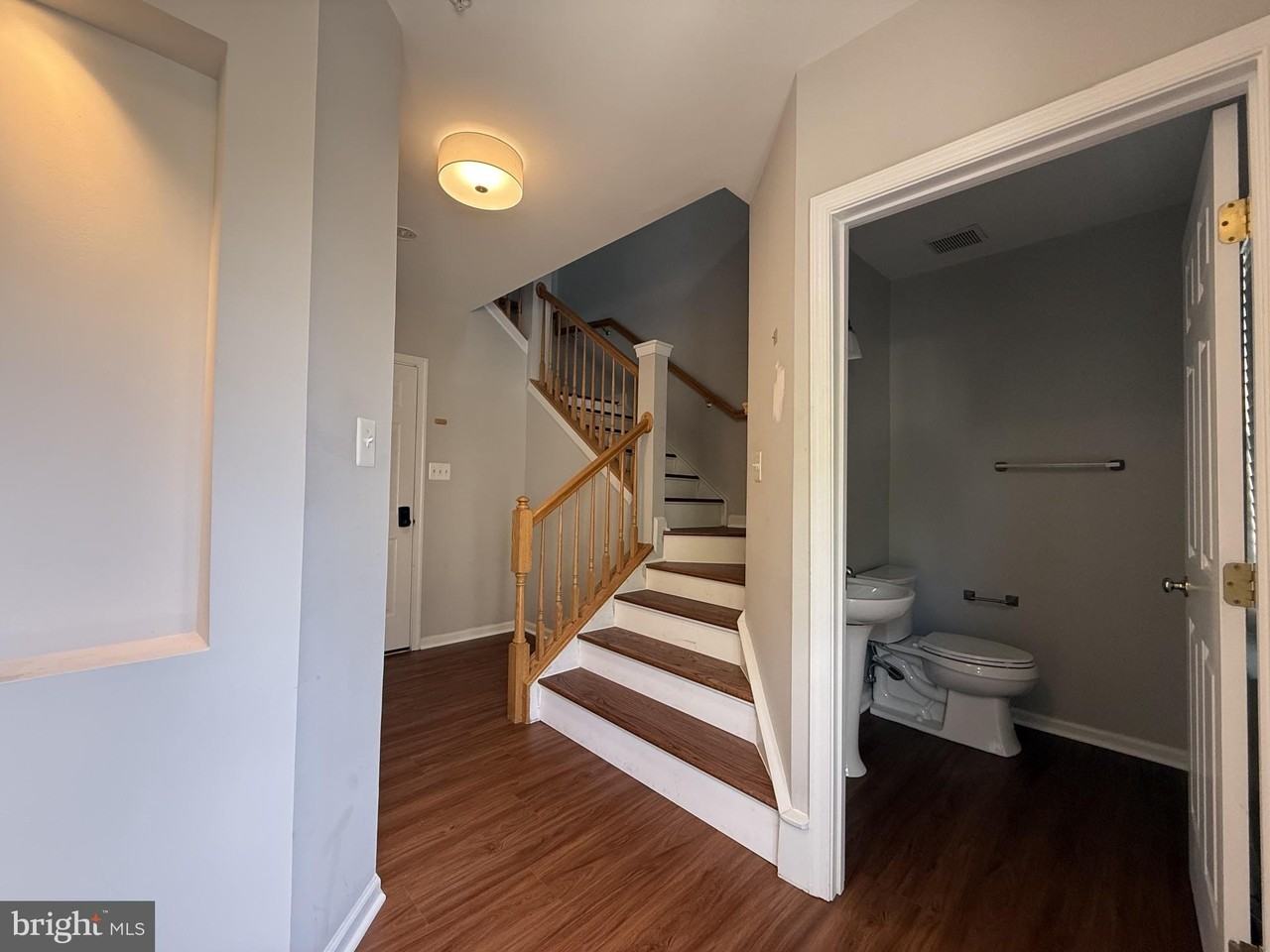 970 Harrison Cir - Photo 3 of 27