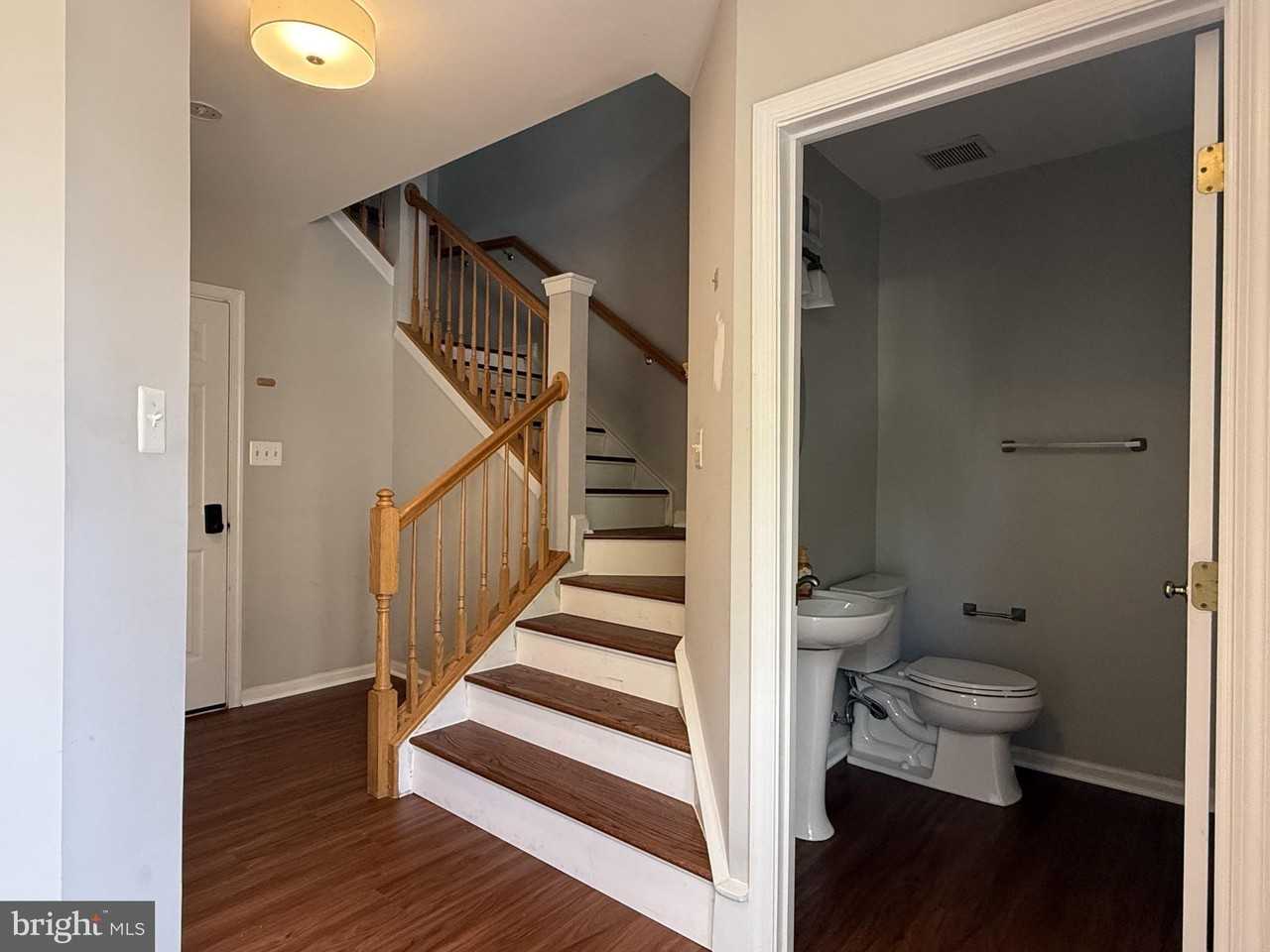 970 Harrison Cir - Photo 4 of 27