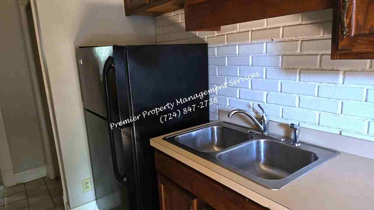 324 E Moody Ave (New Castle) - Photo 7 of 10