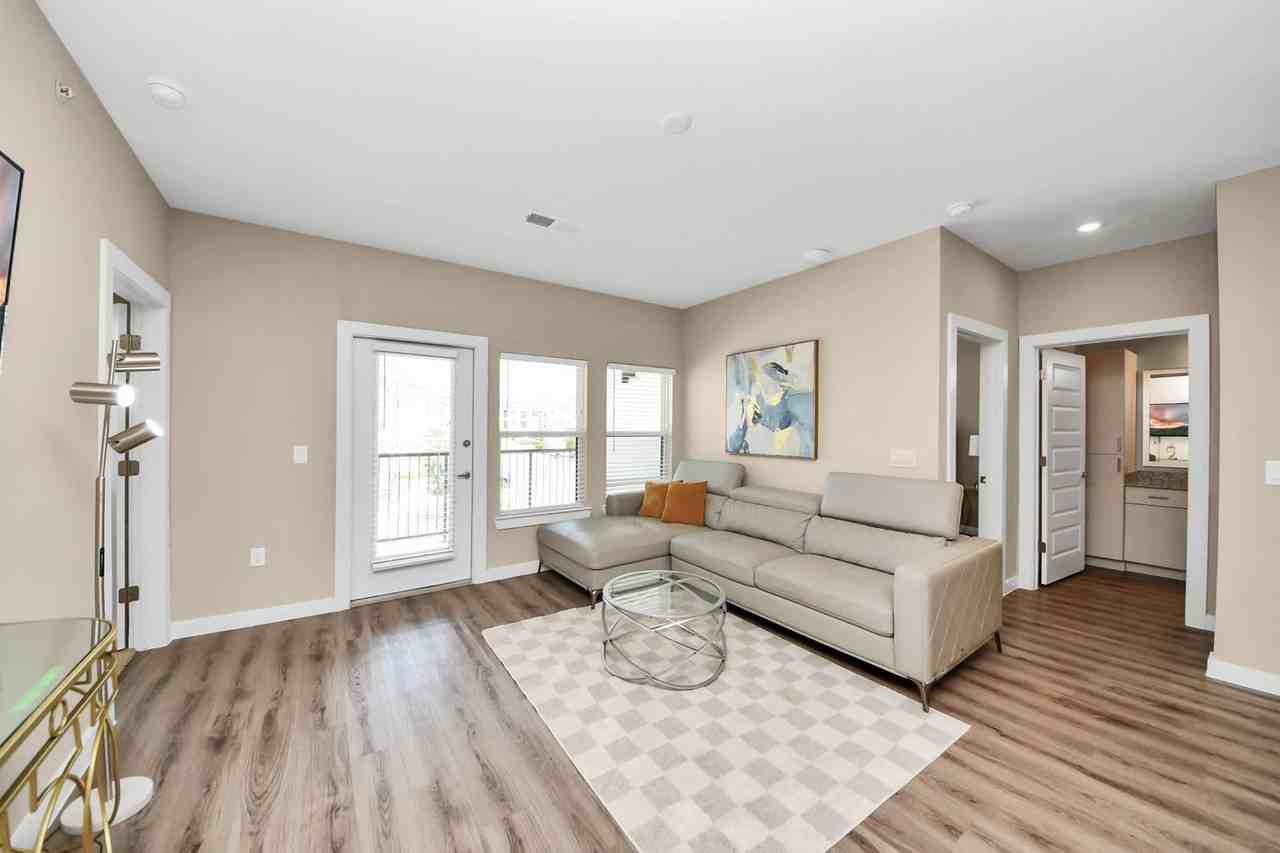 1800 Central Pine St #1604309P - Photo 3 of 50