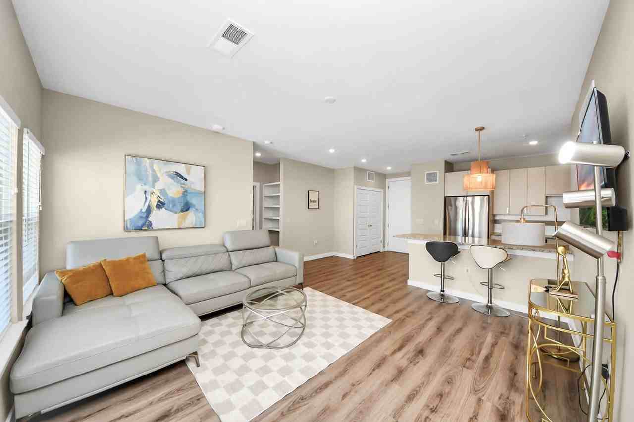1800 Central Pine St #1604309P - Photo 4 of 50
