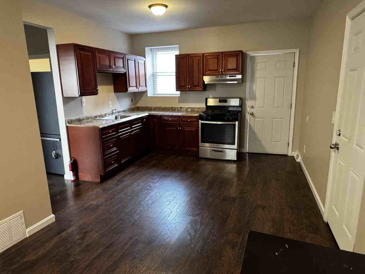 323 Saint Anthony St #2 - Photo 3 of 8