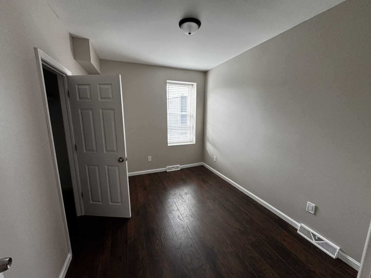 323 Saint Anthony St #2 - Photo 7 of 8