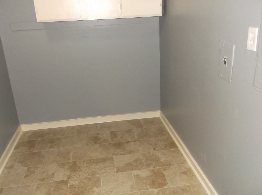 150 Maxwell Dr - Photo 6 of 9