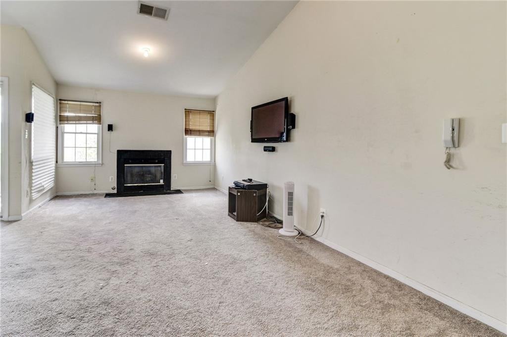 1131 Edpas Rd - Photo 4 of 19