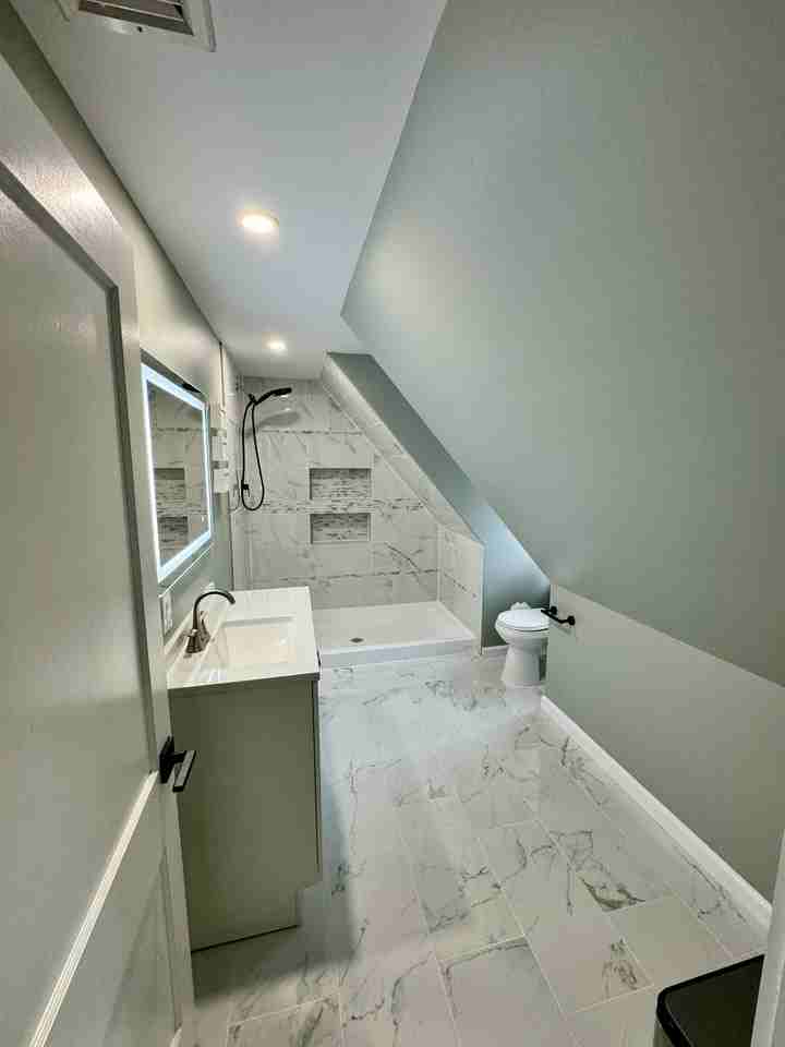 1820 Albany Ave - Photo 4 of 9