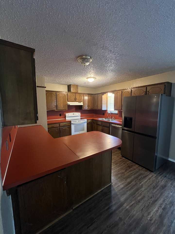 107 Fisher Station Rd - Photo 2 of 11