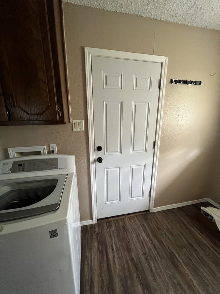 107 Fisher Station Rd - Photo 5 of 11