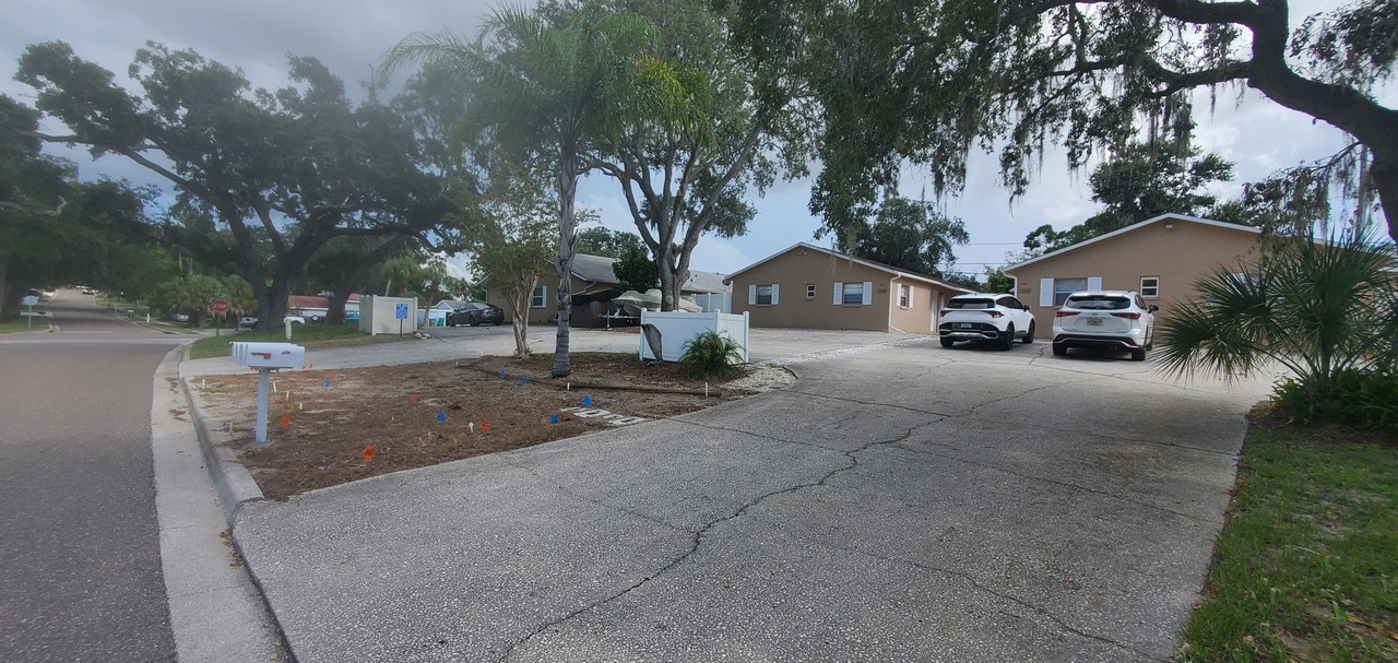 1066 Indiana Ave #B - Photo 3 of 21