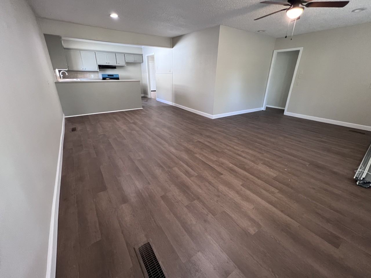 605 N Washington Ave - Photo 2 of 12
