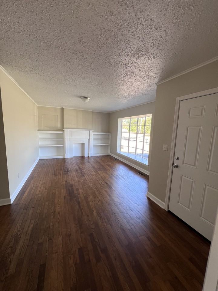 605 N Washington Ave - Photo 6 of 12