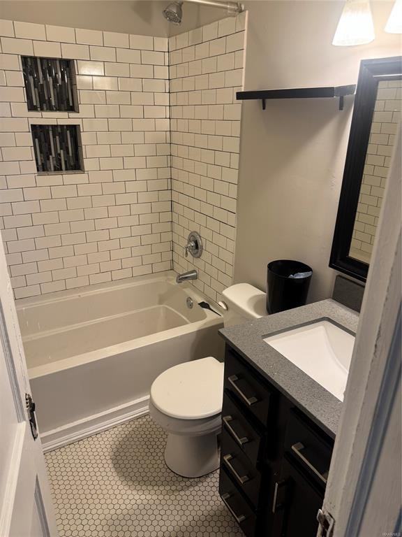 302 Bradley Dr - Photo 4 of 10