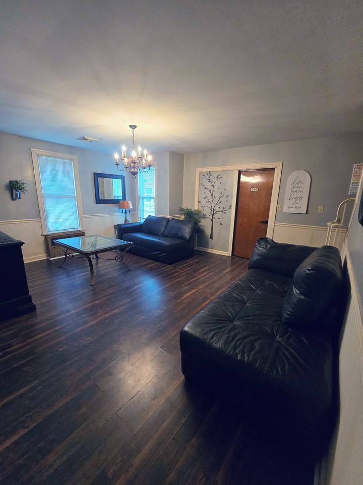 2253 Derry St #202