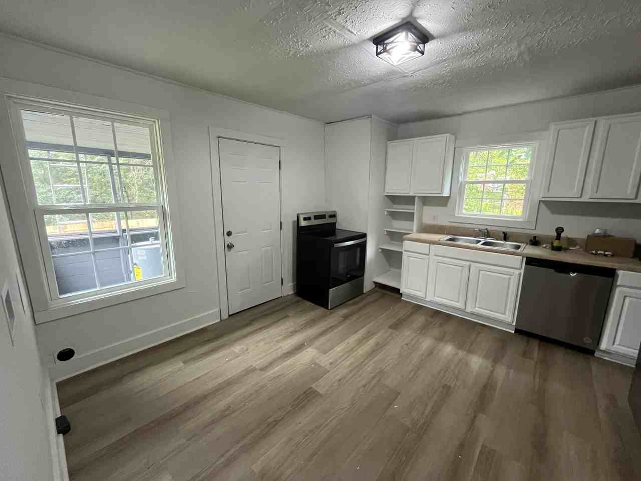 105 Ridge St - Photo 3 of 10