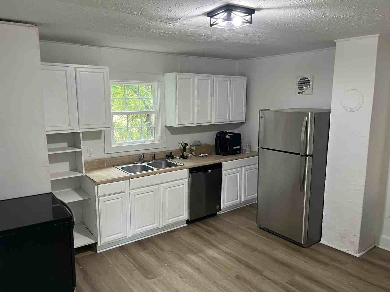 105 Ridge St - Photo 5 of 10