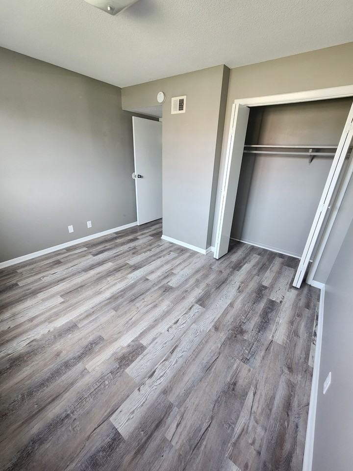 5105 Huntington Ave #1 - Photo 6 of 15